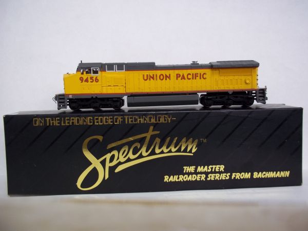 Bachmann GE 8-40CW UP - Spectrum S/dcc